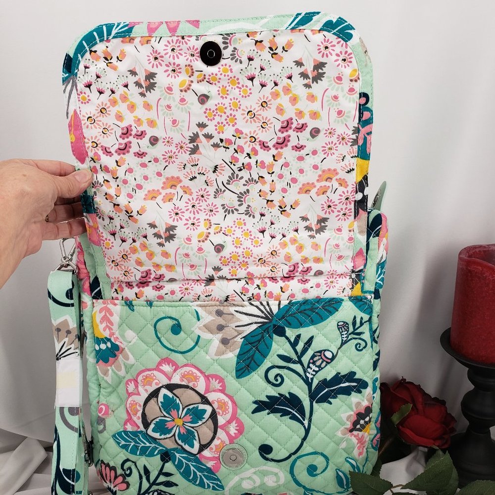 VB Carson Mailbag in Mint Flowers print NWT - Picture 4 of 5
